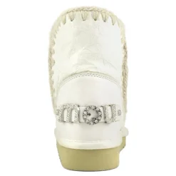 Eskimo 18 With Rhinestones Logo