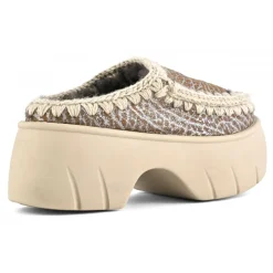 Eskimo Clog Twist